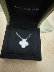 Van Cleef & Arpels 梵克雅寶 四葉草頸鏈