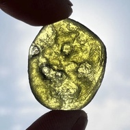 สาธารณรัฐเชกคริสตัลดิบ Moldavite-หินคริสตัลรักษา-หินดิบสีเขียว