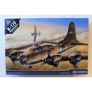 ACADEMY 1/72 12495 B-17F MEMPHIS BELLE