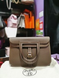 HERMES Halzan 25 Etoupe 大象灰 白線 金扣 肩背袋 手提袋 手拿包 手袋  Taurillon Clemence  Handbag  Grey Gold  Hardware