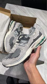 New balance 2002RDA us8.5