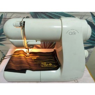 sewing machine portable heavy duty singer brand automatic pushbotton operate 12 built-in stitches