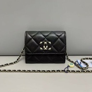 Chanel香奈兒 黑金牛皮荔枝紋迷你woc珍珠雙C鏈條包 斜背包