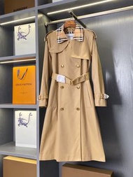 Burberry 風衣外套