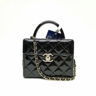 CHANEL 黑色漆皮鐳射標金扣25A手柄盒子包肩背包