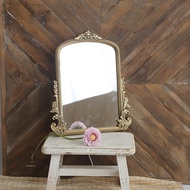 Cermin Vanity Vintaj dengan Bingkai Resin Emas Antik - 11.8" x 9.6" Atas Meja Buatan Tangan atau Cer