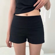 JANET STUDIO • Elastic shorts