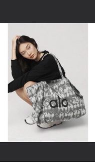 有實拍 門市購入Alo yoga -Shopper Tote Bag 托特包 大包 肩背包 購物袋 (保證正品)