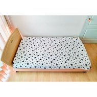 Picnic Mattress Cover/Topper Size 4 Feet White Star Pattern (New Condition) Second Hand Good Conditi