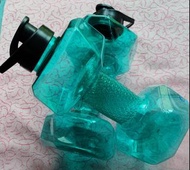 啞鈴型水壺  容量約 1500ml 長約 28cm  一套二個