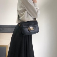 【 日本直送　名牌中古包 】CELINE セリーヌ ショルダーバッグ ブラック 馬車 ホースキャリッジ レザー クロスボディ vintage mimnwz