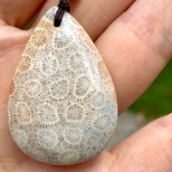 水滴型珊瑚玉中國結吊墜