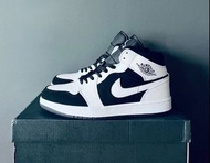 💦Jordan Air Jordan1 Mid中幫復古籃球鞋男款黑白熊貓