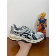 JJJJound x ASICS 联名.黑银跑鞋