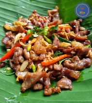 หมูทอดกระเทียมพริกสดพร้อมทาน