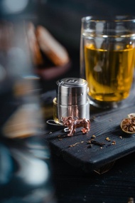 01LIV不銹鋼濾茶器 CHICHI濾茶桶 玫瑰金獅子吊饰帶瓷碗 原創設計