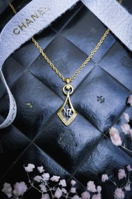 Nina Ricci 優雅領帶字母項鍊－歐美古董首飾 Vintage Jewelry