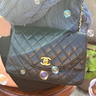 👜 Chanel Half Moon Lambskin Flap Bag 經典羊皮半月包