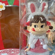 日本不二家牛奶妹PEKO變裝免子公仔模型玩偶娃娃 FUJIYA 盒裝換姿勢可動禮物可愛兒童女生