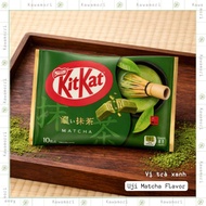 Japanese KitKat - matcha KitKat - chocolate KitKat