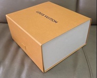 LOUIS VUITTON LV 100％全新紙盒連紙袋連LV包裝絲帶