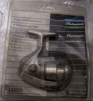 Shakespeare 90年代末至千禧年初推出的經典紡車式捲線器。。PLATINUM 系列