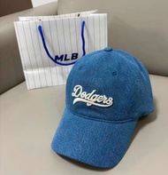 💜MLB  聯名款白色字母深牛仔軟頂 男女同款 棒球帽 鴨舌帽 Unisex baseball caps and peaked caps