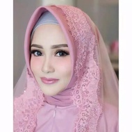 hijab syahrini renda atau slayer pengantin