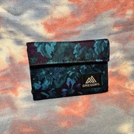90% new Gregory Blue Tapestry Classic Wallet v2 bifold wallet 藍花摺疊尼龍銀包 多卡片格 外拉鏈散銀格