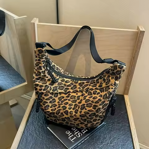 Fashionable Leopard Print Crossbody Bag Casual Sporty Commuter Shoulder Bag for Women Travel Casual 