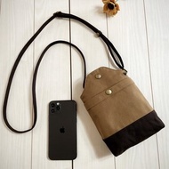 Kurashiki 帆布雙色智能手機手拿包智能手機單肩智能手機袋棕x 巧克力棕