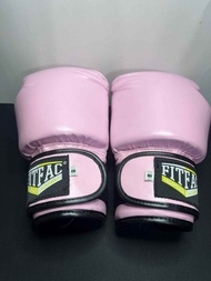 นวมชกมวยไทย สีชมพูจากแบรนด์ FITFAC Muaythai