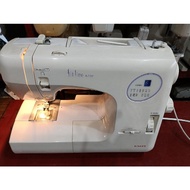 singer brand sewing machine hevay duty portable pushbutton automatic operate running good condition.