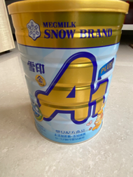 雪印A1奶粉和托腹帶和玻璃奶瓶
