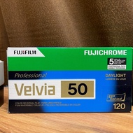 ［少量現貨］Fujifilm Velvia 50 膠卷復古菲林相機120相機菲林