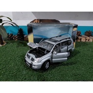 Diecast Miniature Toyota Prado 1:24 scale