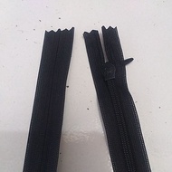 7-inch (18cm) Black Japanese Zipper
