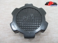 ENGINE OIL BOTTLE CAP Fit For HINO FM FC F18 SINGHA WO4D // ฝาปิดน้ำมันเครื่อง (พลาสติก)