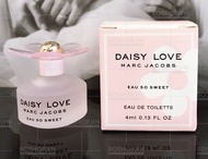 Nước hoa nữ Marc Jacobs Daisy Love Eau So Sweet Edt 4ml - 5553 phong cách nữ tính ngọt ngào dịu dàng