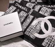 極品法國Chanel 化妝品VIP 绩分禮物長羊絨頸巾