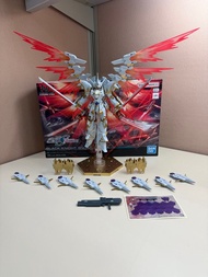 現貨已hold，訂製3星期（順豐到付）全新 Bandai  HG 1/144 黑騎士 迦樓羅 black knight squad cal-re.a 1/144 完成品 屎金色 全噴 星光金色 SEE