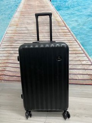 27 吋日系亮黑行李箱旅行箱 27 inch lugguage 25 x 43 x 69