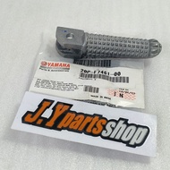 IRON FOOTSTEP FOOTREST FOOT STEP REST INJECTION FRONT RIGHT FOOT NEW R15 VVA V3 MT15 XSR 155 ORIGINA