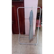 Minimalist clothes rack 170 high, 100cm long, white