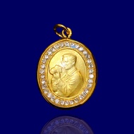 เหรียญในหลวงรัชกาลที่9 ทรงกล้อง ปี 2542 เนื้อทองคำ ล้อมเพชร ขนาดกลาง เหรียญในหลวง กรอบทอง เหรียญในหลวงทรงกล้อง รัชกาลที่9 ในหลวง