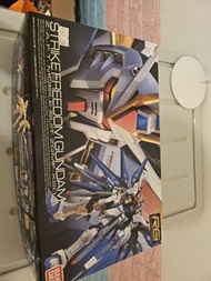 Bandai RG Strike Freedom Gundam 模型