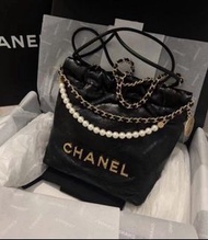 Jennie 同款🔥 Chanel mini 22 black pearl bag 香奈兒 珍珠鏈條 小牛皮 黑金色 水桶單肩斜孭包 迷你 女款 ｜ AS3980-B10672-94305 | 全新正