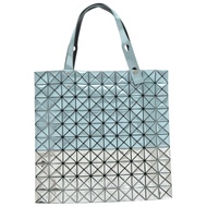 近全新 ISSEY MIYAKE BAOBAO PLATINUM PRISM BB71AG143 聚氨酯、聚酯纖維、黃銅、金屬藍色手提包 0670 [二手] ISSEY MIYAKE