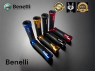 ปลอกเเฮนด์รถมอเตอร์ไซค์ Benelli / ปลอกเเฮนด์ Benelli TNT 125,135 / TRK 502 / BN 300,302 / BJ 600   สีทอง 0สีเเดง1 สีน้ำเงิน2 สีดำ3   ราคา 179 บาท