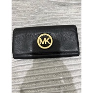 Preloved MK wallet authentic/ wallet michael kors